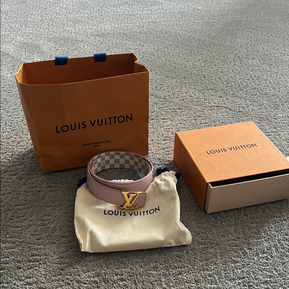 Louis Vuitton Pink reversible belt